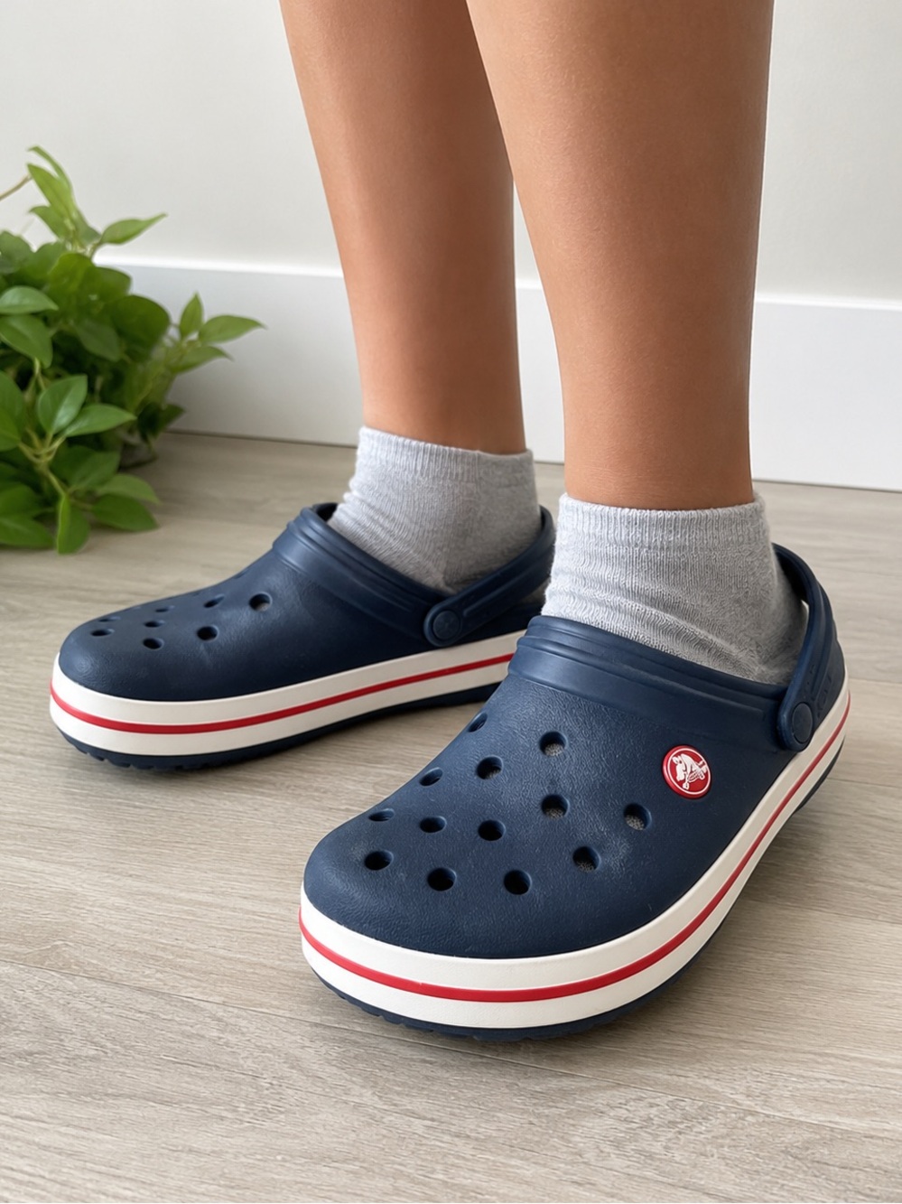 Crocs Crocband Clogs Navy Red White Kids J6 Youth Slip On Shoes